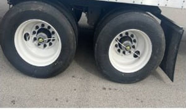 Example: Driver side trailer tires